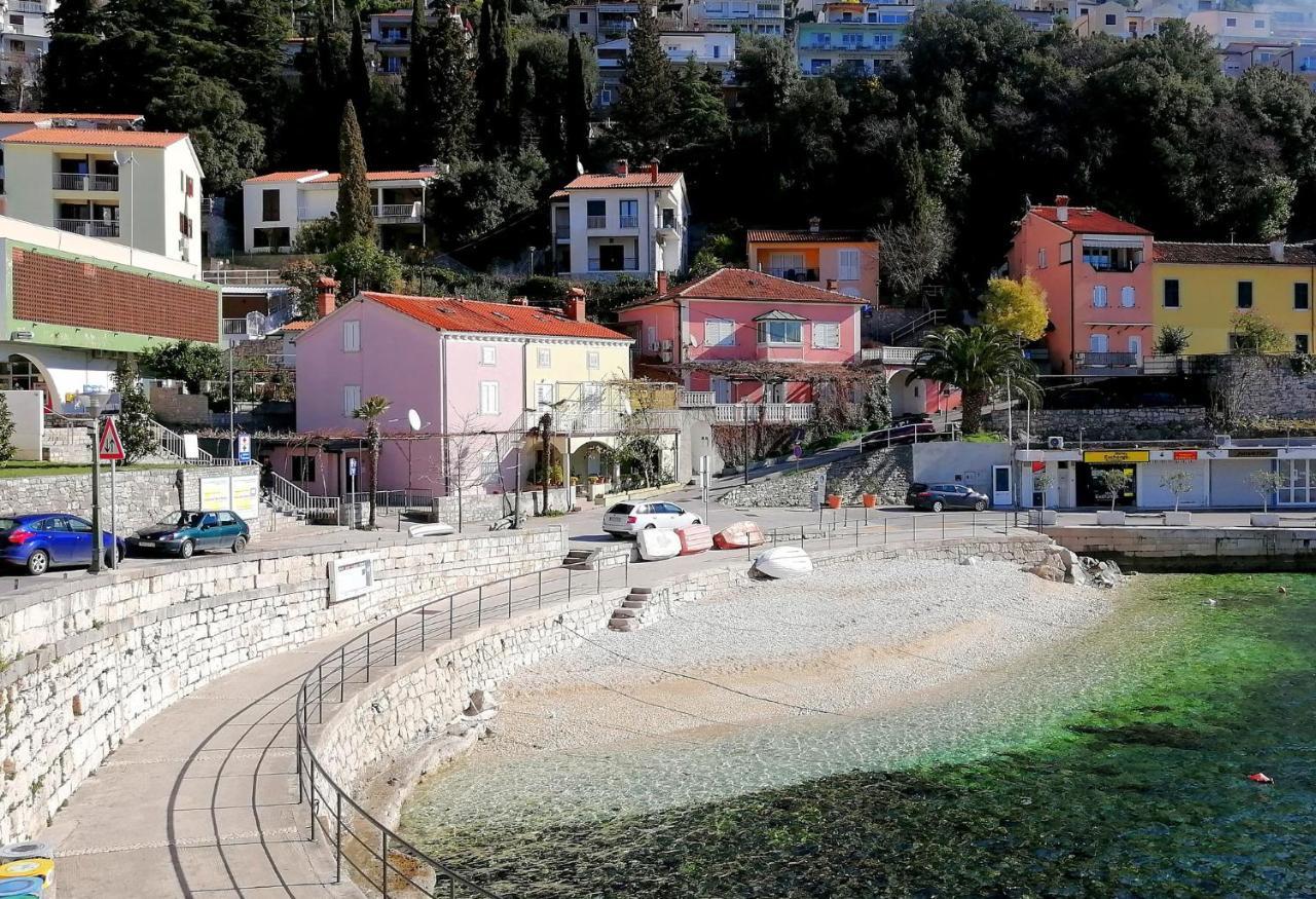 Apartment Suzie Q - Intermezzo With Sea View Rabac Eksteriør billede